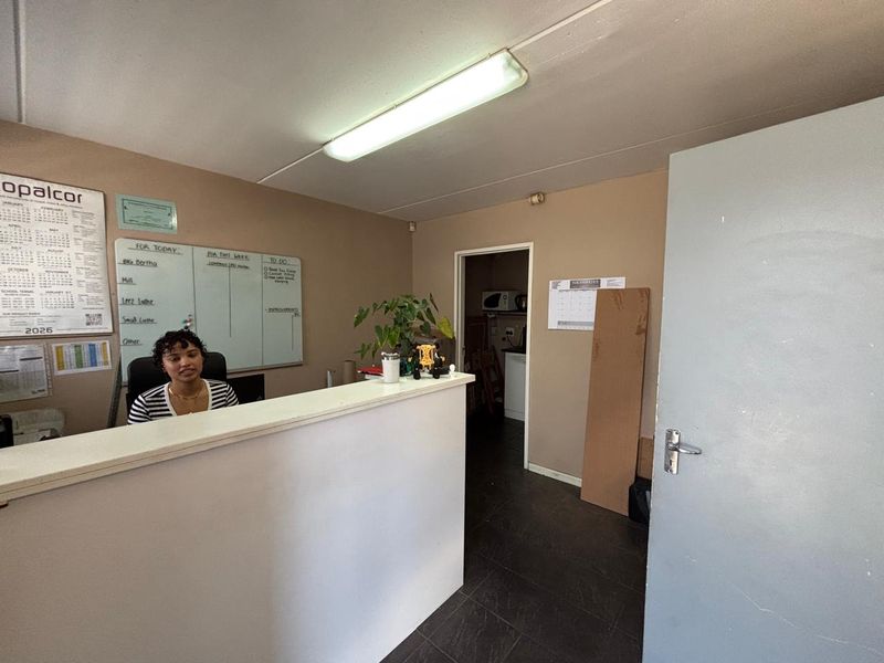 170m2 Warehouse To Let | Everite Industria, Brackenfell - Photo 3