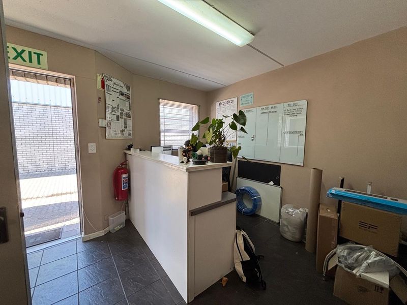 170m2 Warehouse To Let | Everite Industria, Brackenfell - Photo 2