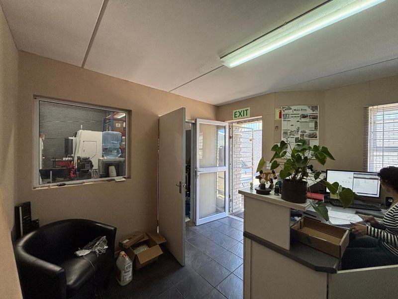 170m2 Warehouse To Let | Everite Industria, Brackenfell - Photo 4