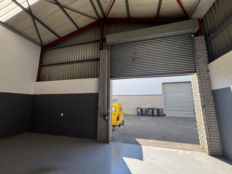 189m2 Warehouse To Let | Everite Industria, Brackenfell - Photo 4