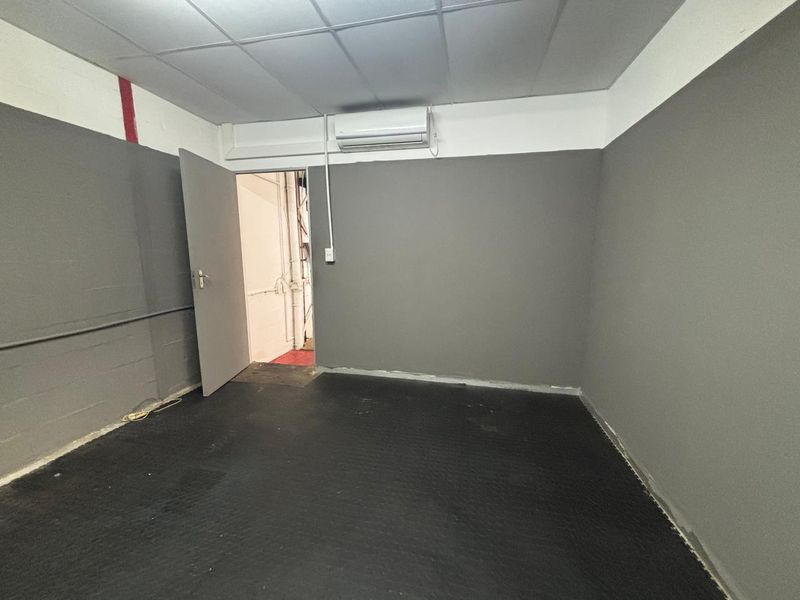 189m2 Warehouse To Let | Everite Industria, Brackenfell - Photo 10