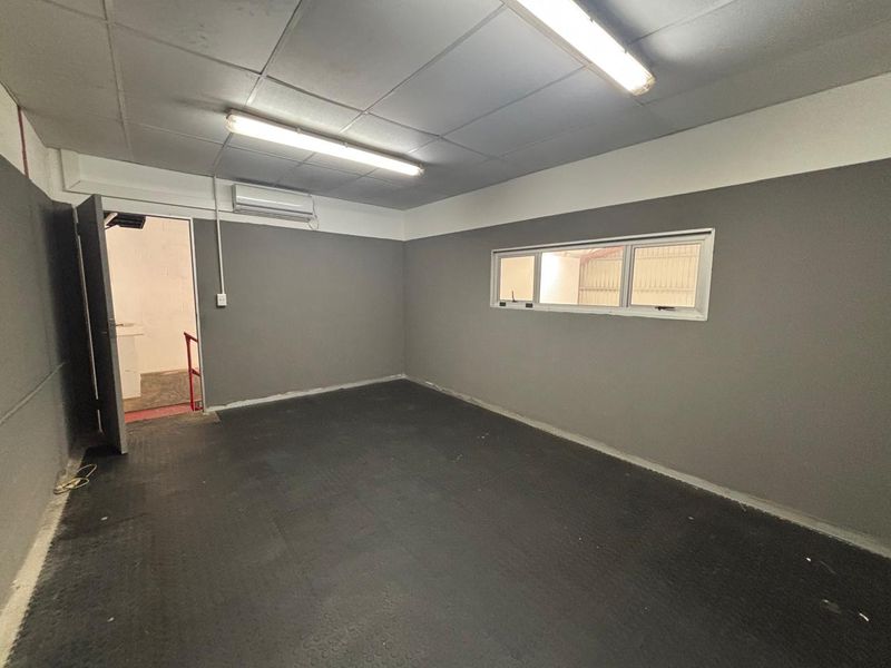189m2 Warehouse To Let | Everite Industria, Brackenfell - Photo 9