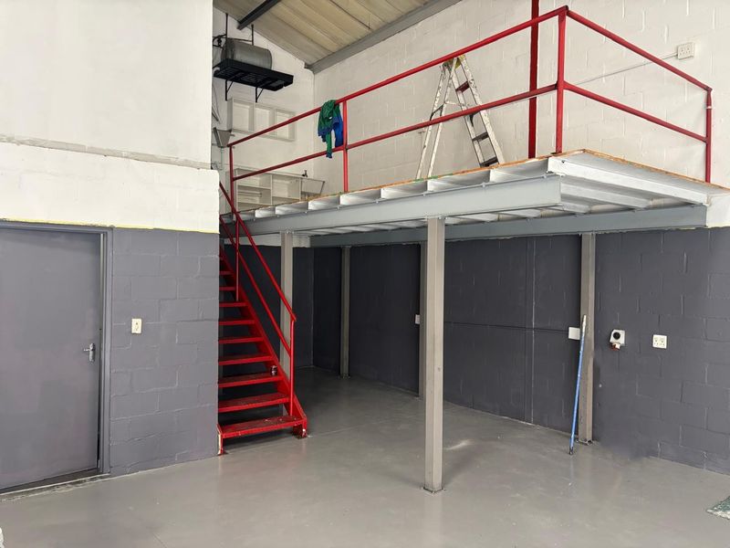 189m2 Warehouse To Let | Everite Industria, Brackenfell - Photo 2