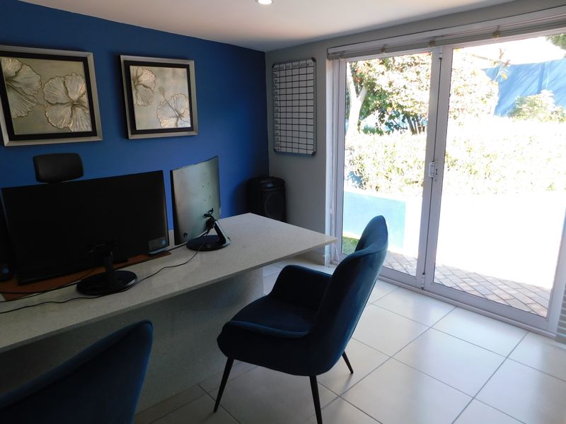 A Grade Freestanding Immaculate Workspace For Sale / To Let. - Photo 8