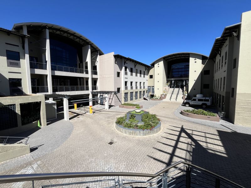 Exquisite Ground Floor Office Space. Knowledge Park, Century City. - Photo 2