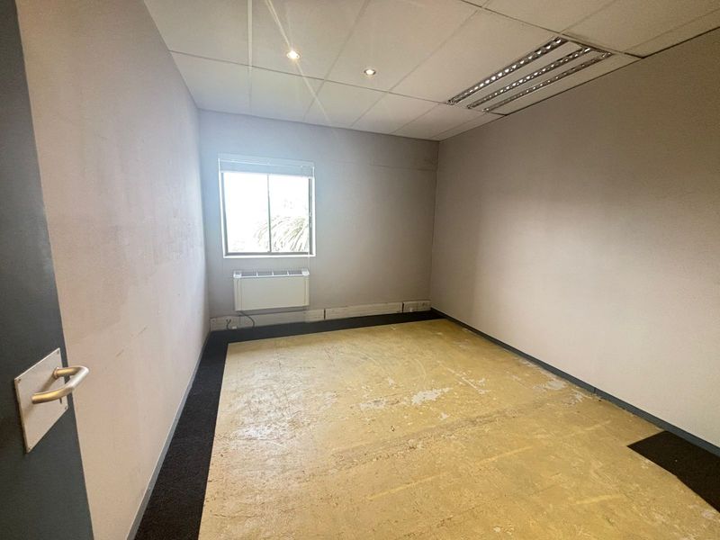 Prime Office Space in High-Exposure Bellville Business Park - Photo 10