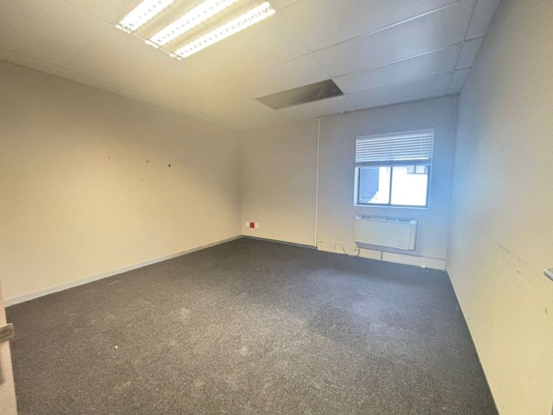 Prime Office Space in High-Exposure Bellville Business Park - Photo 9