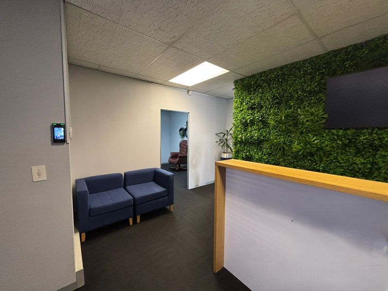 Premium 343sqm Office on 3rd Floor – High Street Building with Panoramic Views & Balcony - Photo 5