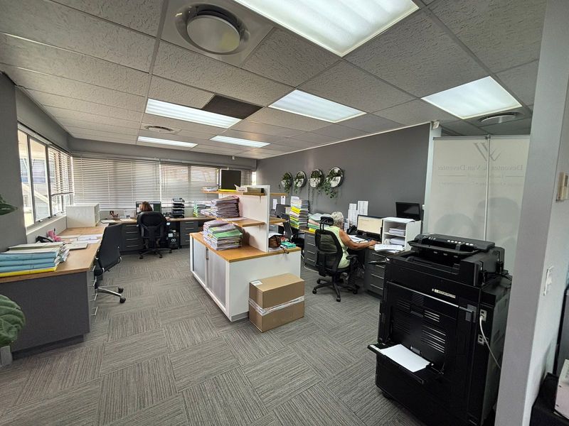 155sqm Office Space To Let in Tyger Valley – High Street Address with Balcony - Photo 7