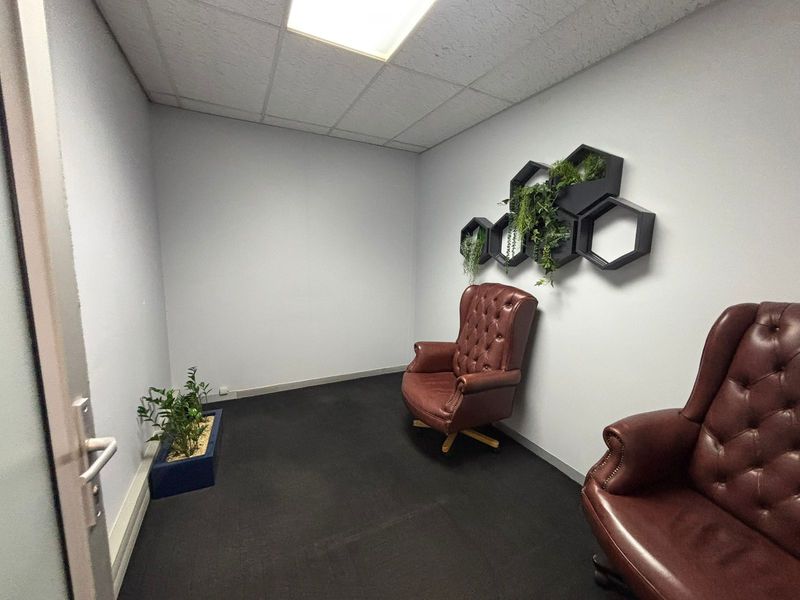 188sqm Office Space To Let in Tyger Valley – Prime High Street Location with Balcony - Photo 7