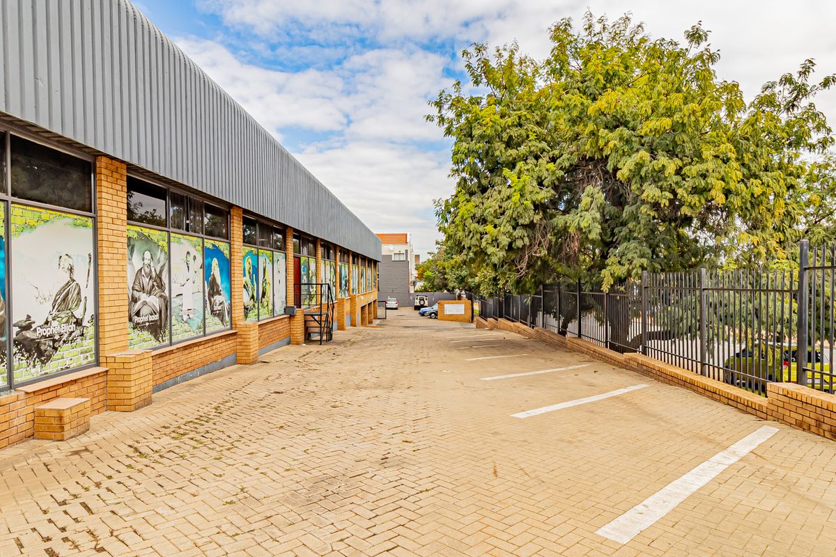 Rarely Found Property In The Main Randburg Business Node. - Photo 5