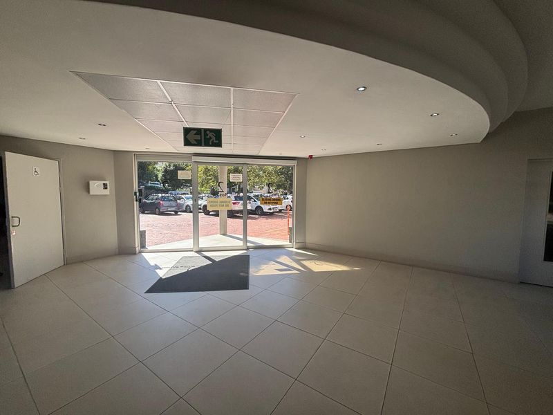 Prime 254 m2 Office Space to Let in Tyger Valley - Photo 2