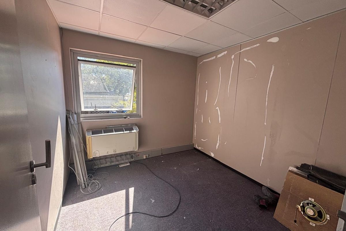 Prime 254 m2 Office Space to Let in Tyger Valley - Photo 3