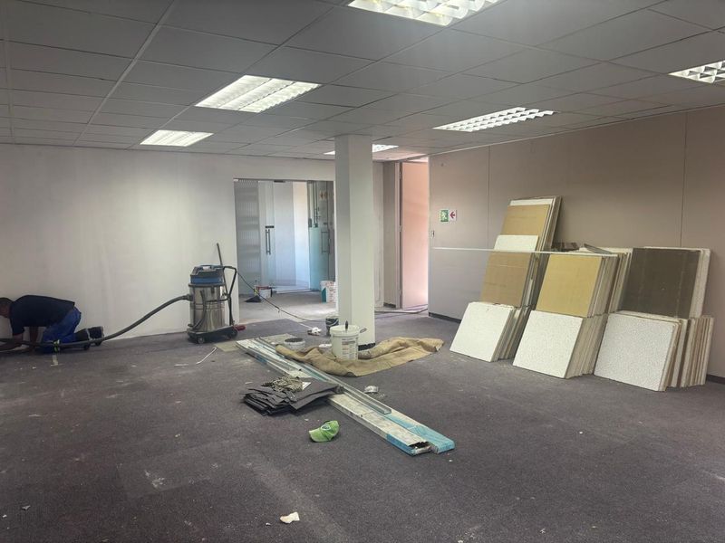 Prime 254 m2 Office Space to Let in Tyger Valley - Photo 10