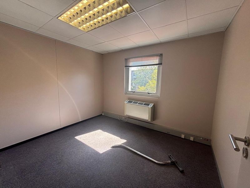 Prime 254 m2 Office Space to Let in Tyger Valley - Photo 6