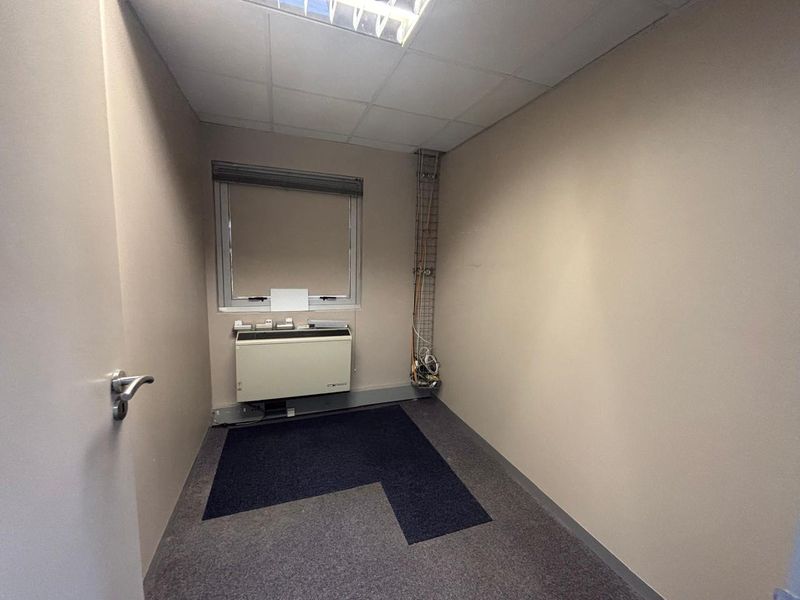 Prime 254 m2 Office Space to Let in Tyger Valley - Photo 7