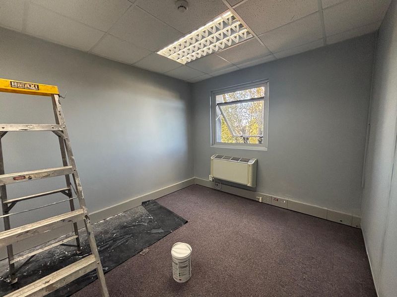 Prime 254 m2 Office Space to Let in Tyger Valley - Photo 4