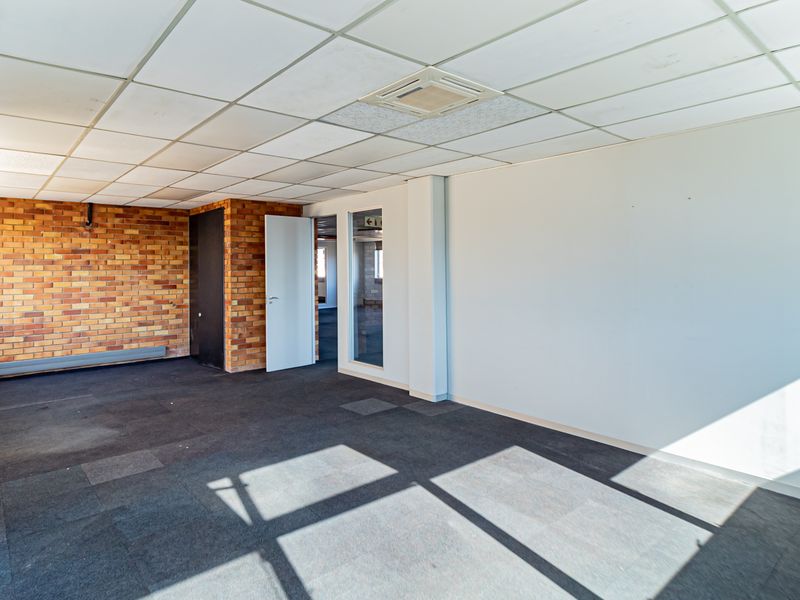 Versatile And Flexible Workspace Available Now. - Photo 7