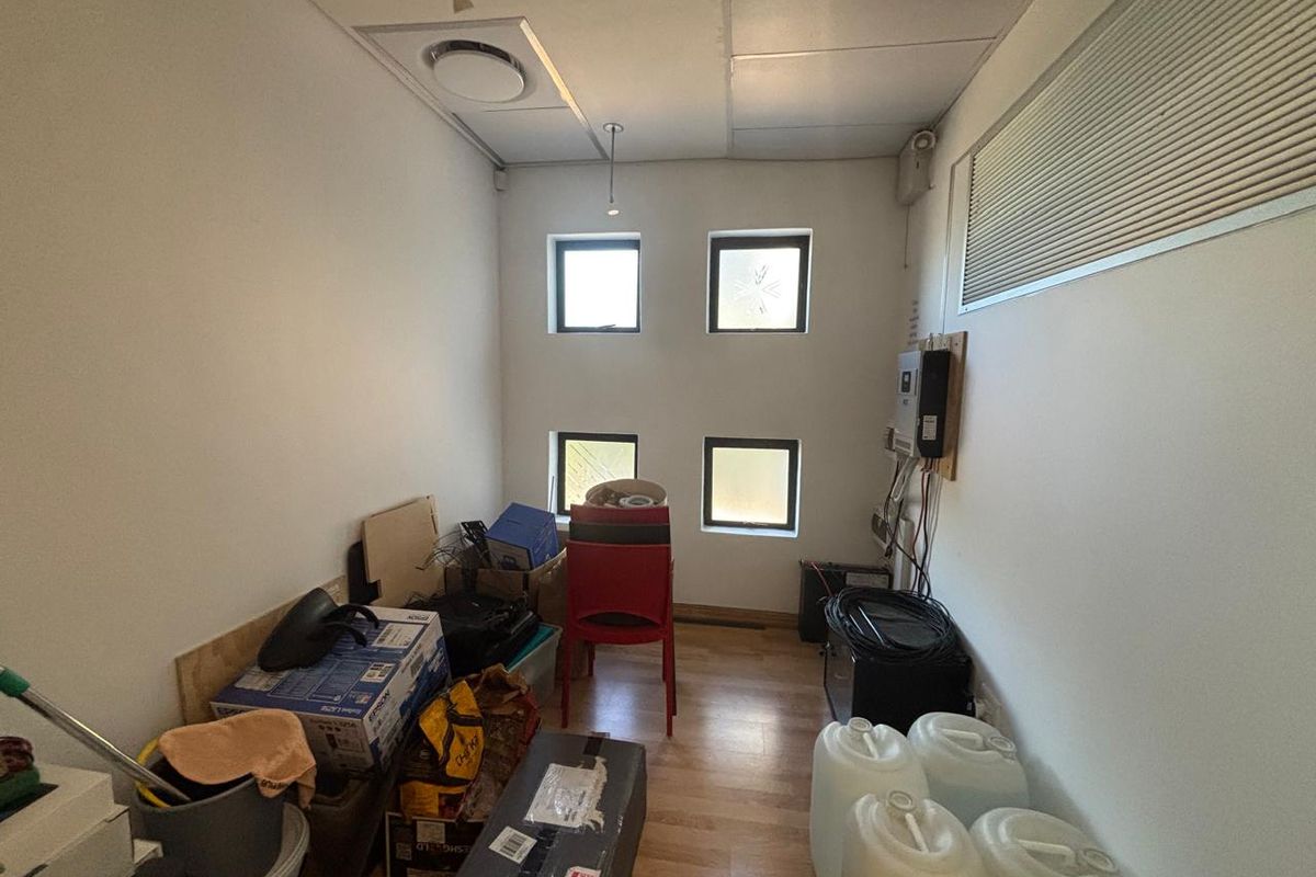 Modern Multi-Level Office To Let in Tyger Waterfront – 169m2 - Photo 5