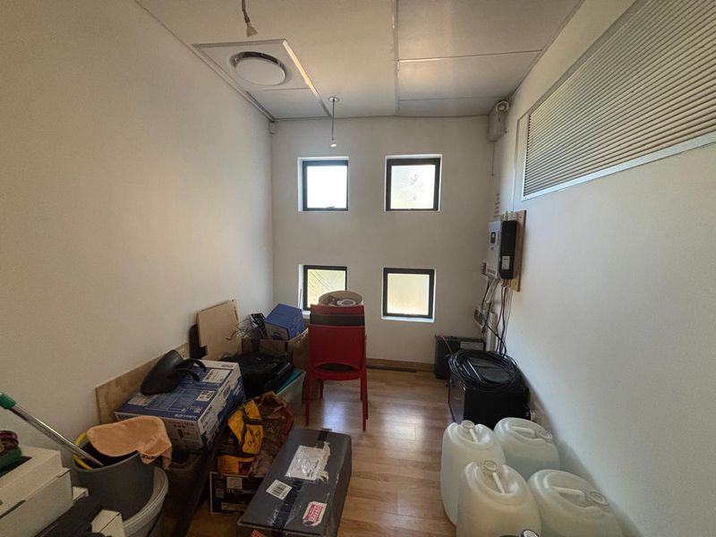 Modern Multi-Level Office To Let in Tyger Waterfront – 169m2 - Photo 5