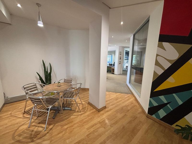 Modern Multi-Level Office To Let in Tyger Waterfront – 169m2 - Photo 2