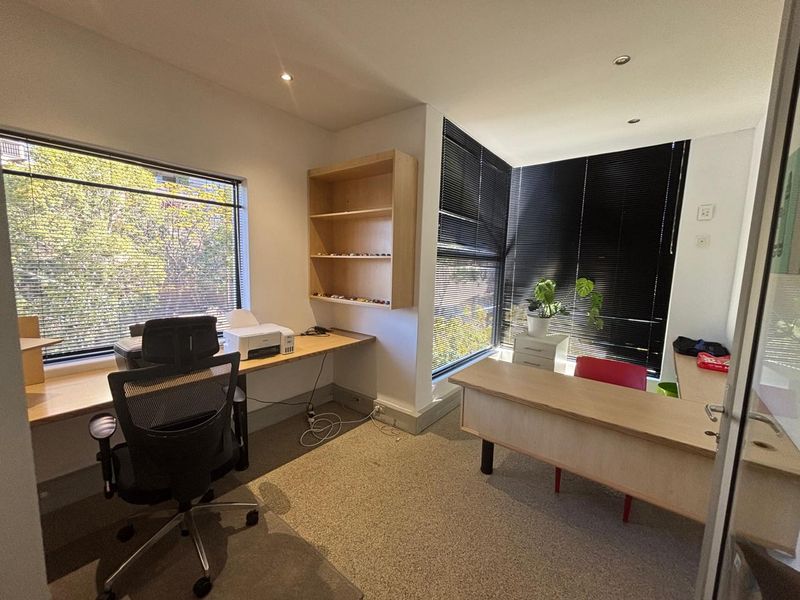 Modern Multi-Level Office To Let in Tyger Waterfront – 169m2 - Photo 8