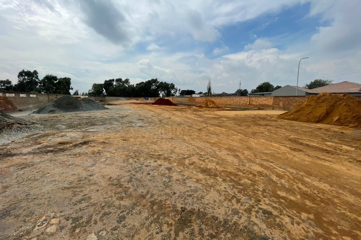 Prime Commercial Property in Brakpan - Photo 2