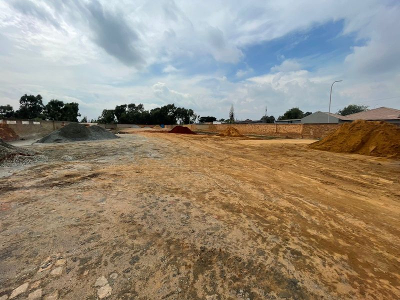 Prime Commercial Property in Brakpan - Photo 2