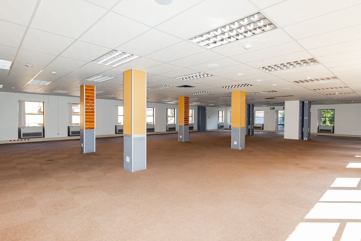 Neat Freestanding Freehold Offices For Sale / To Rent. - Photo 3