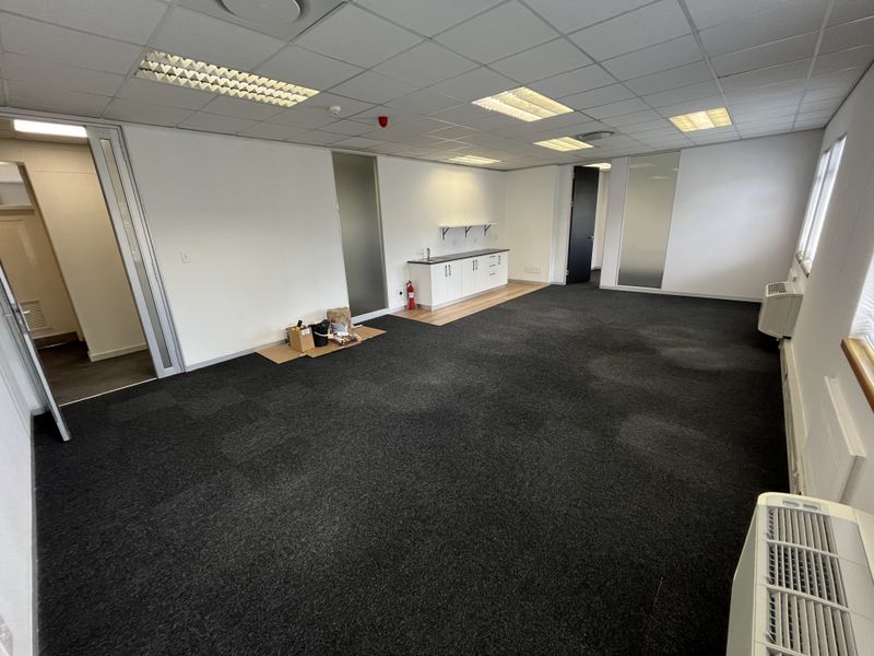 Light-Filled Office in Prestigious Alphen Office Park, Constantia - Photo 7