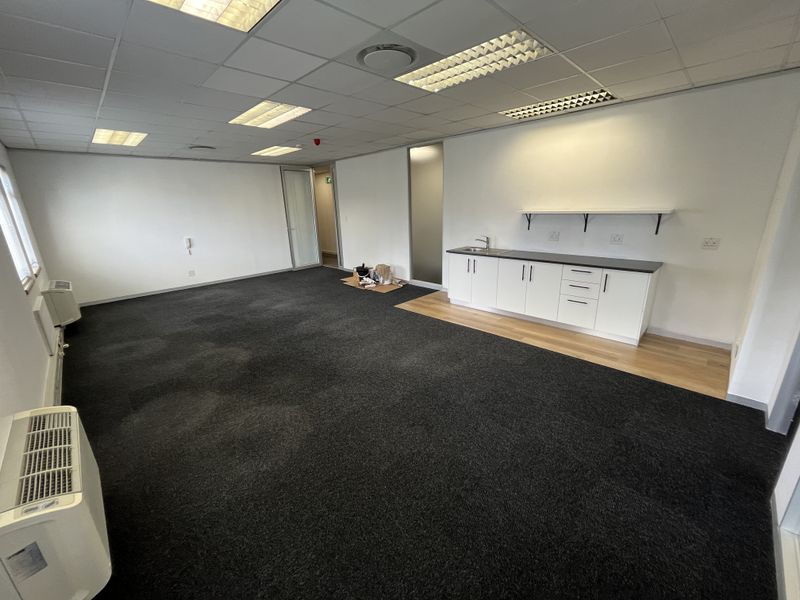 Light-Filled Office in Prestigious Alphen Office Park, Constantia - Photo 6