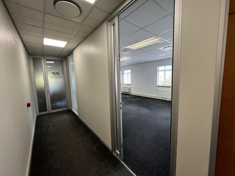 Light-Filled Office in Prestigious Alphen Office Park, Constantia - Photo 5