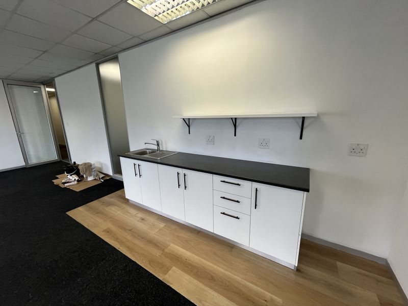 Light-Filled Office in Prestigious Alphen Office Park, Constantia - Photo 4