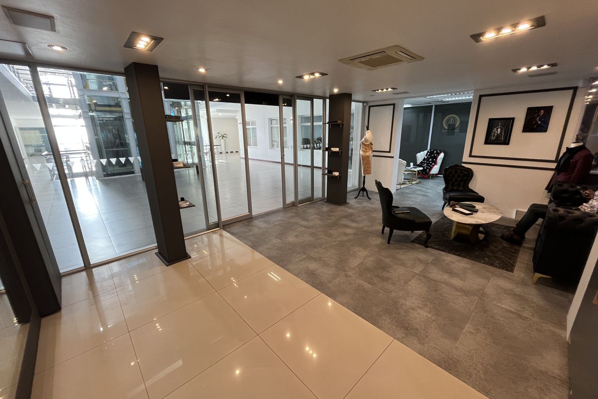 Waterfront Office Gem with Iconic Views. Short-Term Opportunity in The Waterclub. - Photo 5