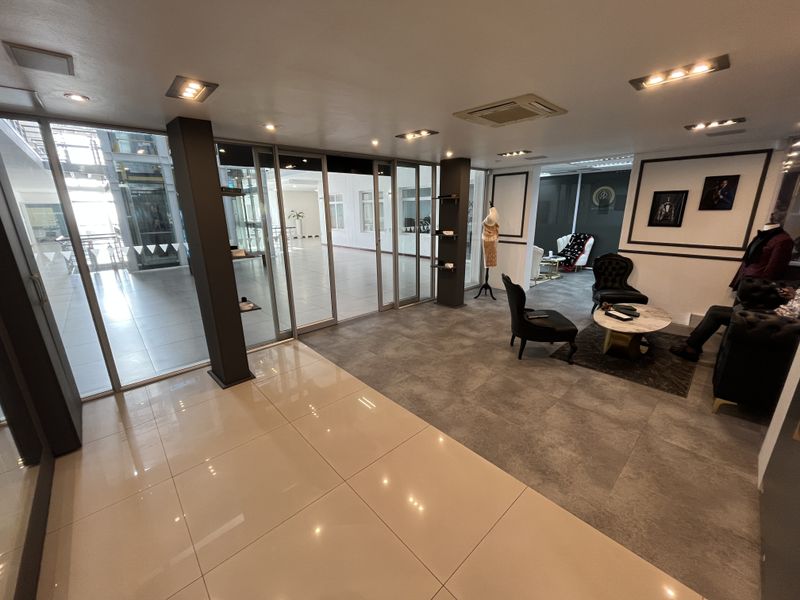 Waterfront Office Gem with Iconic Views. Short-Term Opportunity in The Waterclub. - Photo 5