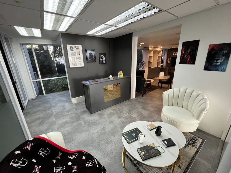 Waterfront Office Gem with Iconic Views. Short-Term Opportunity in The Waterclub. - Photo 8