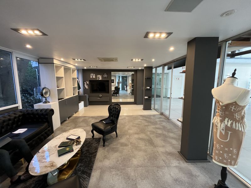 Waterfront Office Gem with Iconic Views. Short-Term Opportunity in The Waterclub. - Photo 7