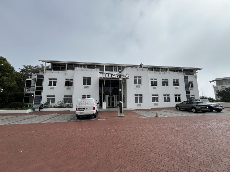 Waterfront Office Gem with Iconic Views. Short-Term Opportunity in The Waterclub. - Photo 3