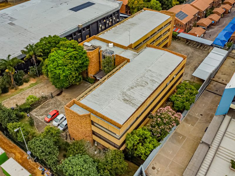 Ideal Call / Contact Ground Floor Workspace Available Immediately. - Photo 3