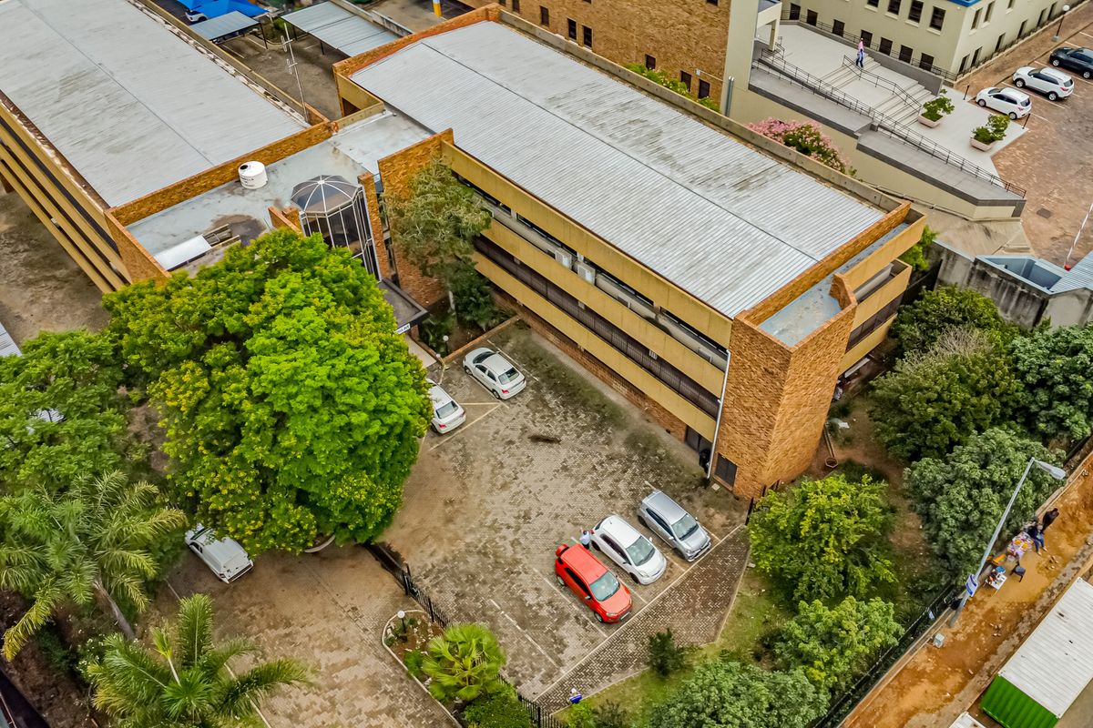 Ideal Call / Contact Ground Floor Workspace Available Immediately. - Photo 2