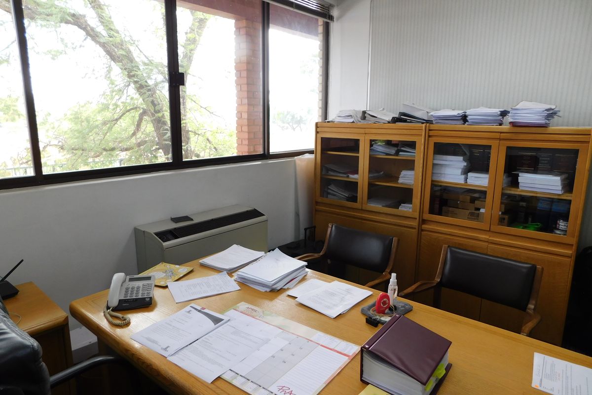 Neat Professional Offices For Sale In A Secure Park. - Photo 5