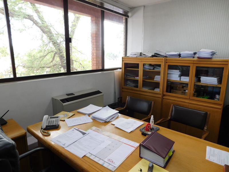 Neat Professional Offices For Sale In A Secure Park. - Photo 5