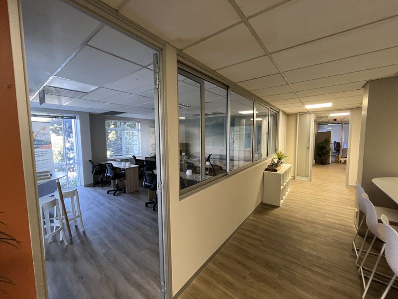 Exclusive Waterfront Office, Panoramic Harbour Views. Short-Term Opportunity at Nautica, Waterclub. - Photo 10