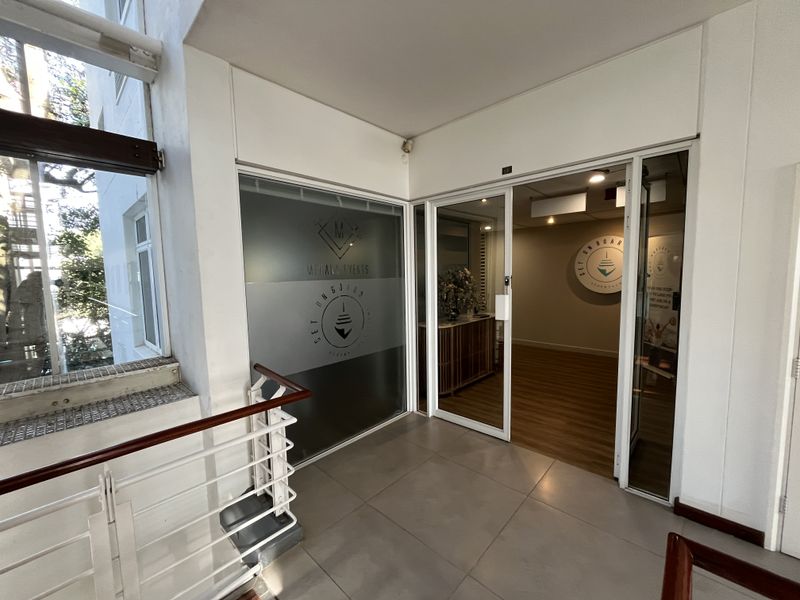 Exclusive Waterfront Office, Panoramic Harbour Views. Short-Term Opportunity at Nautica, Waterclub. - Photo 2