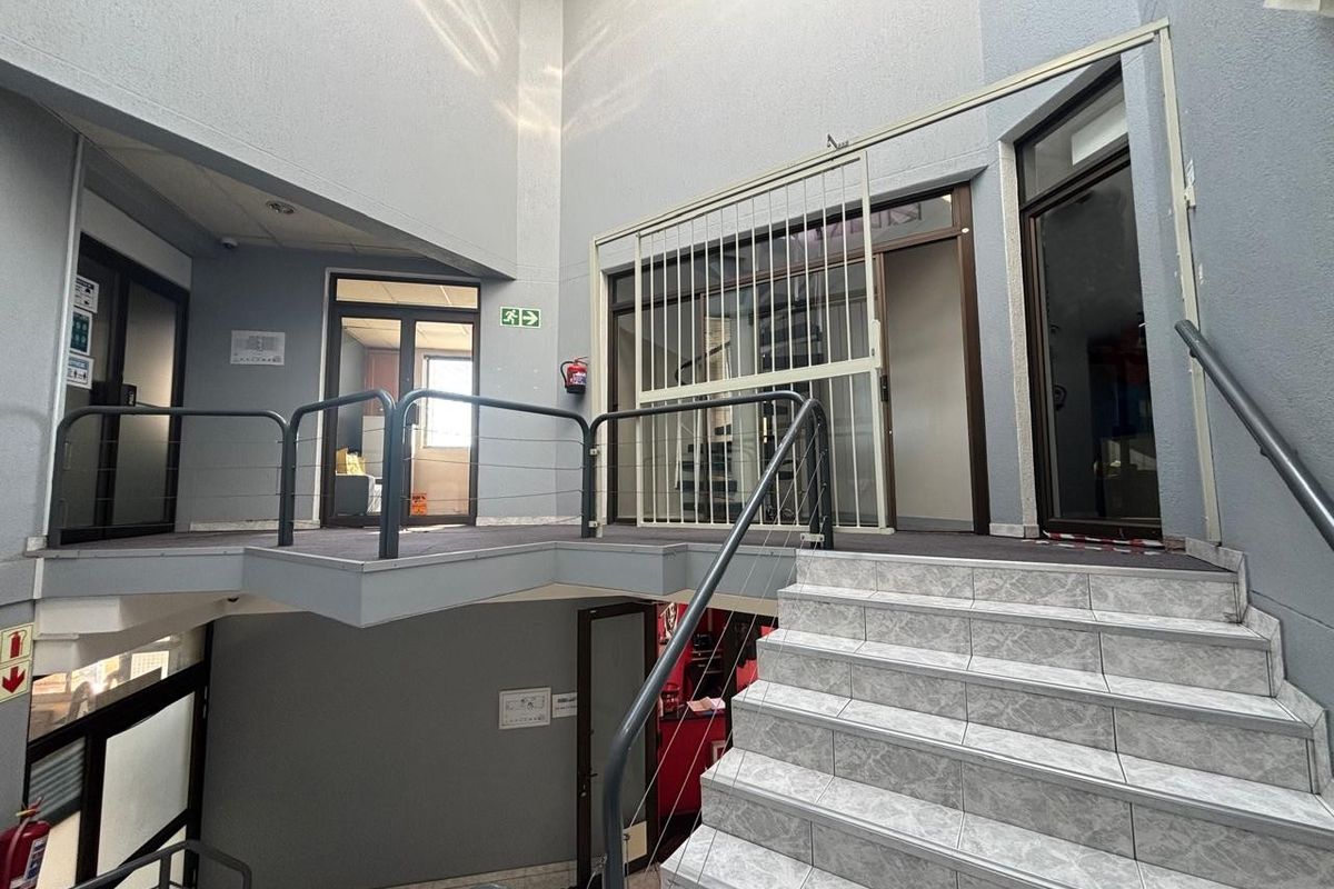 Office To Let in Tyger Valley - 330m2 - Photo 2