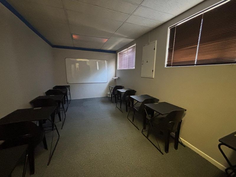 Office To Let in Tyger Valley - 330m2 - Photo 10