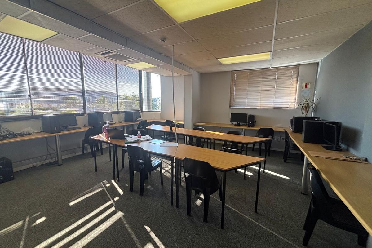 Office To Let in Tyger Valley - 330m2 - Photo 4