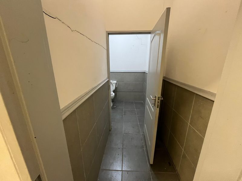 Prime Light Industrial Unit | Modern, Functional & Ready for Immediate Occupation - Photo 4