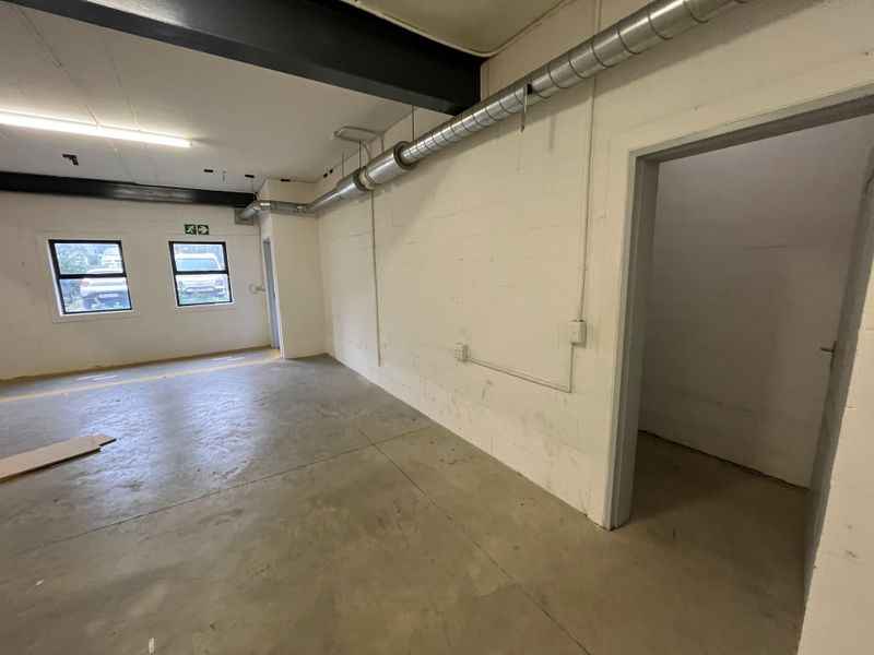 Prime Light Industrial Unit | Modern, Functional & Ready for Immediate Occupation - Photo 9