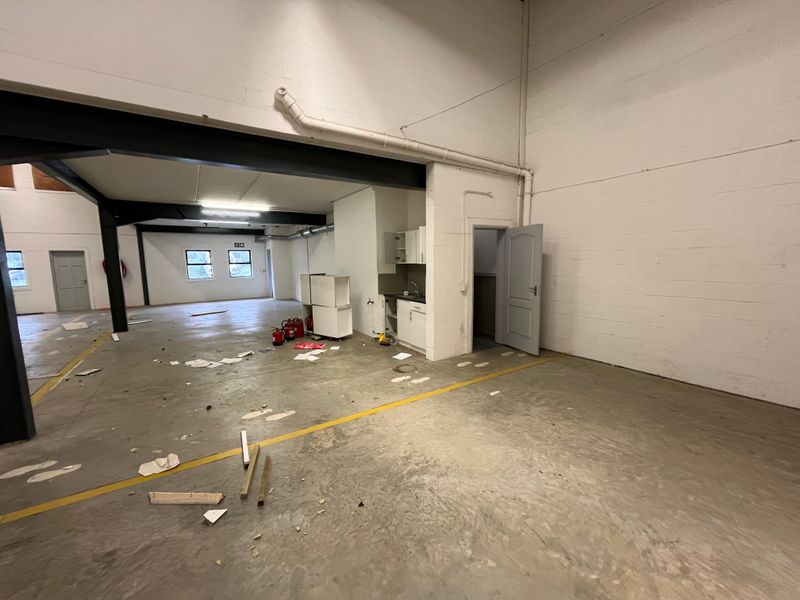 Prime Light Industrial Unit | Modern, Functional & Ready for Immediate Occupation - Photo 6